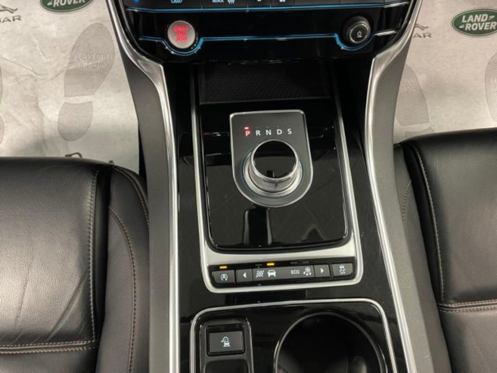 Jaguar XE usata a Cuneo (12)