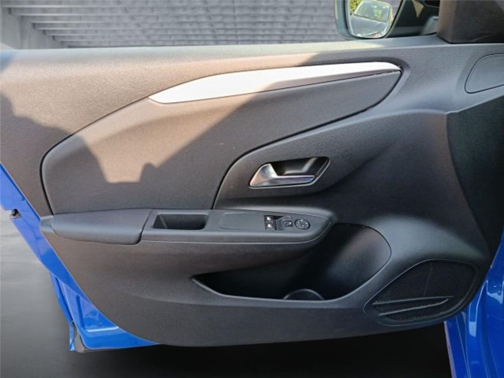 Opel Corsa usata a Bari (9)