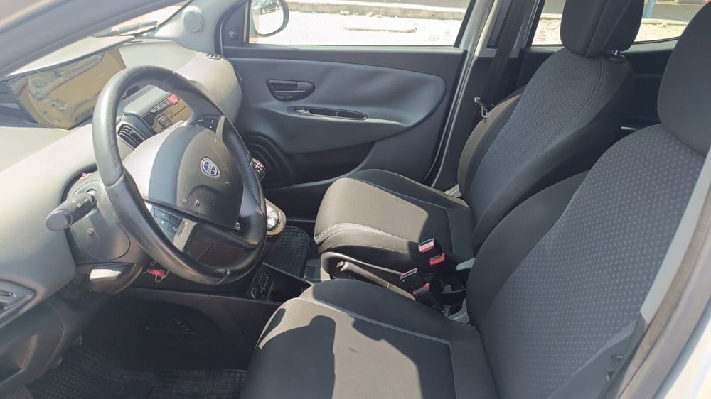 Lancia Ypsilon usata a Palermo (7)