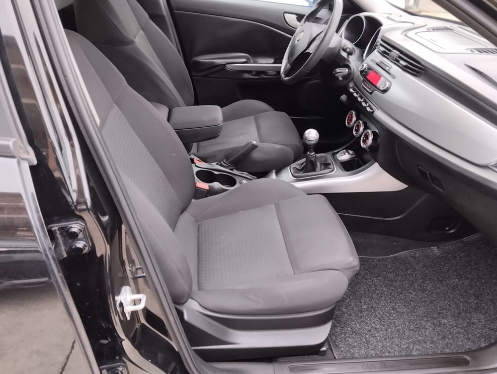 Alfa Romeo Giulietta usata a Asti (17)