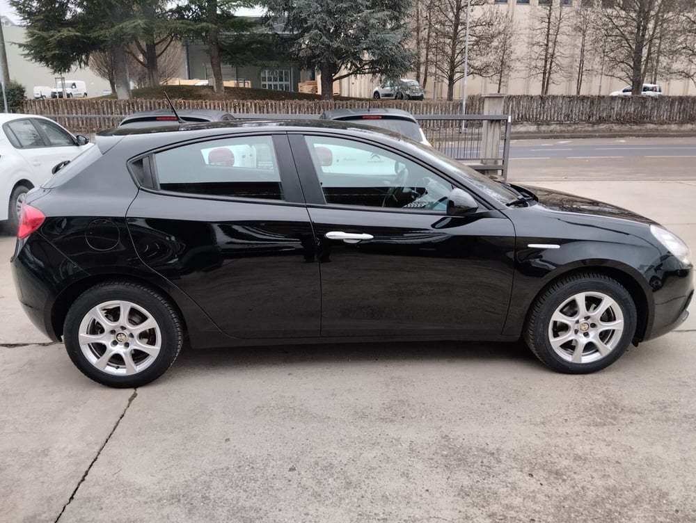 Alfa Romeo Giulietta usata a Asti (5)