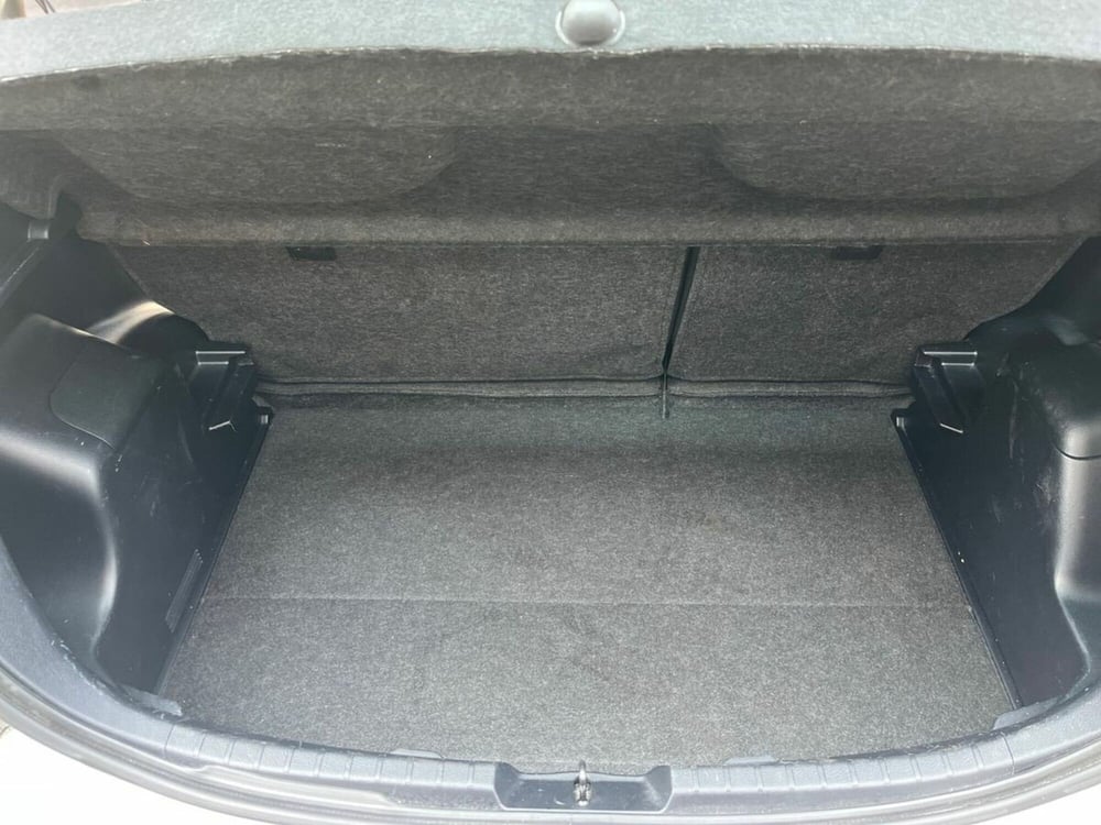 Toyota Yaris usata a Sondrio (12)