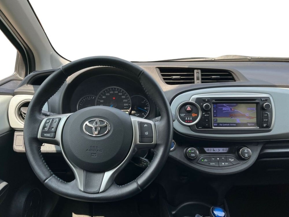 Toyota Yaris usata a Sondrio (8)