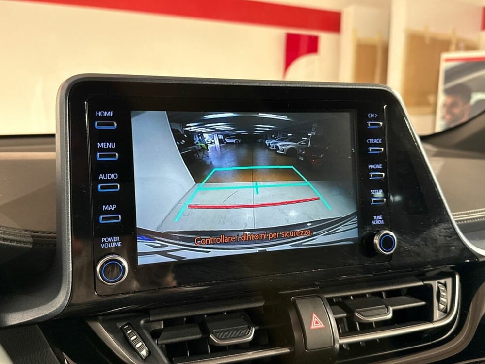 Toyota Toyota C-HR usata a Lecco (14)