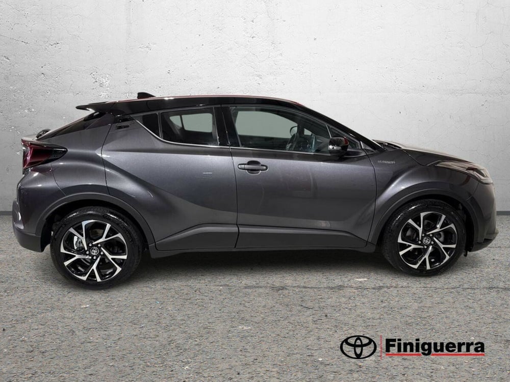 Toyota Toyota C-HR usata a Lecco (6)