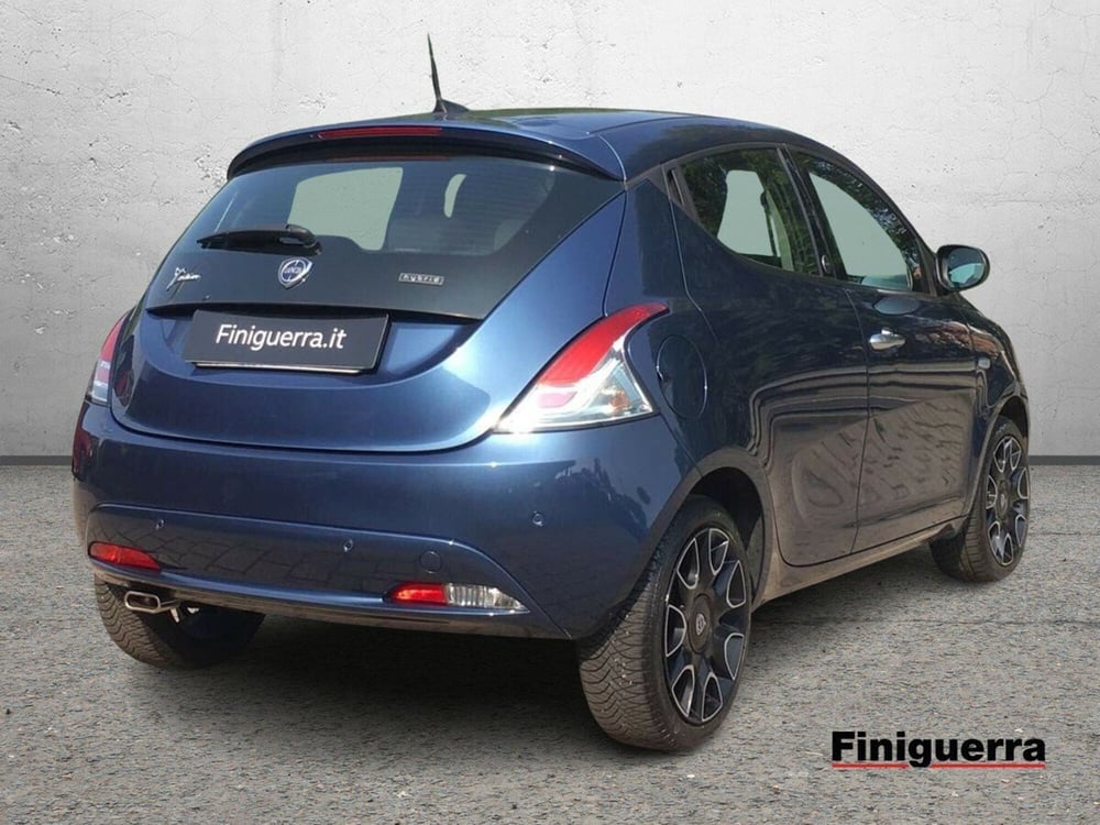 Lancia Ypsilon usata a Lecco (4)