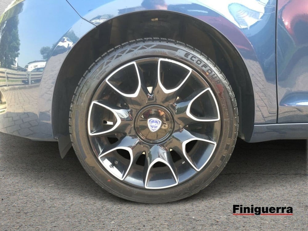 Lancia Ypsilon usata a Lecco (7)