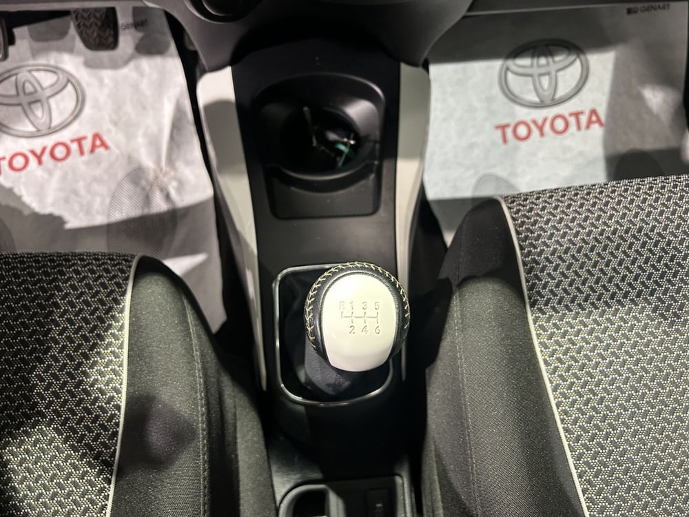 Toyota Yaris usata a Milano (15)