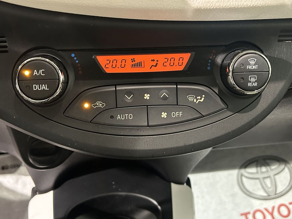 Toyota Yaris usata a Milano (16)