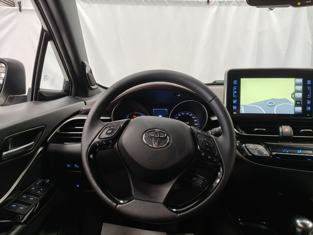 Toyota Toyota C-HR usata a Roma (11)