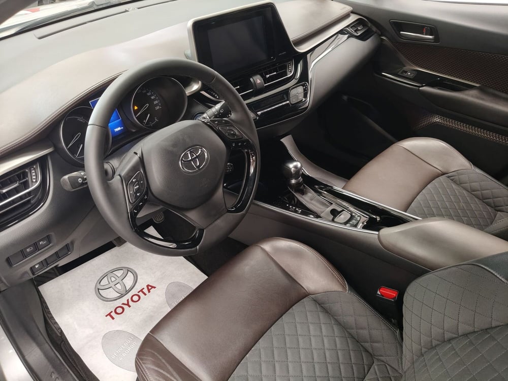 Toyota Toyota C-HR usata a Roma (13)