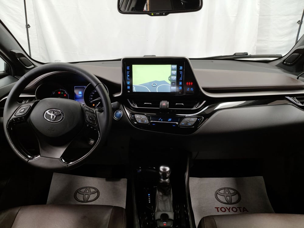 Toyota Toyota C-HR usata a Roma (9)