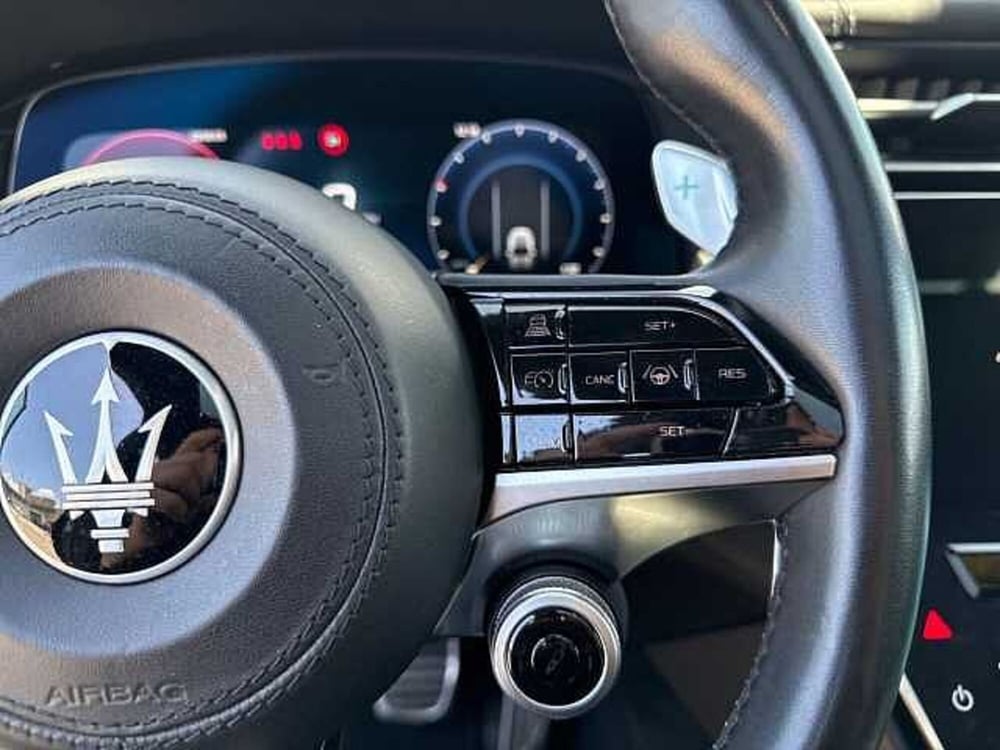 Maserati Grecale usata a Napoli (15)