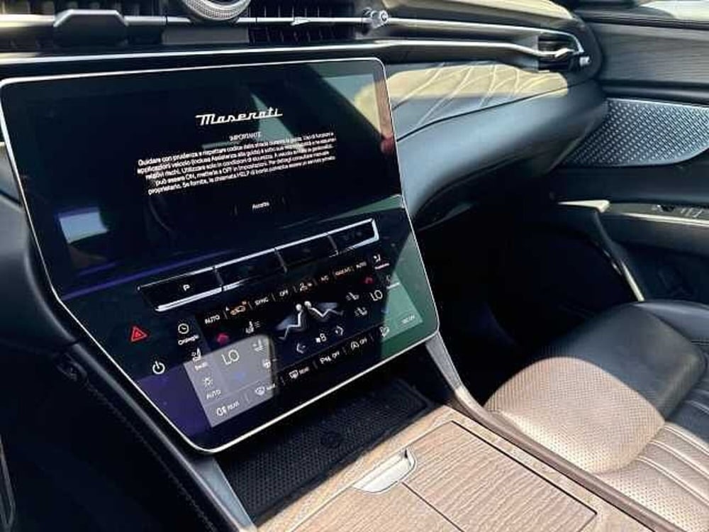 Maserati Grecale usata a Napoli (17)