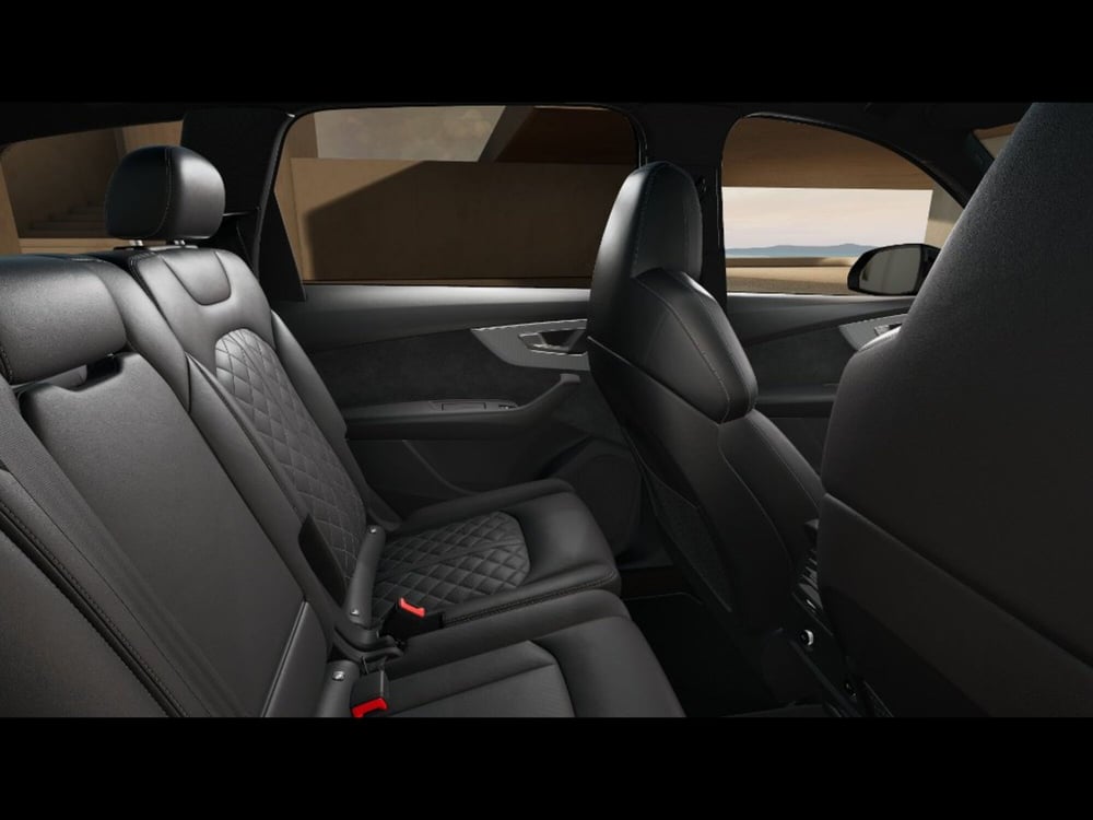 Audi Q7 nuova a Livorno (10)