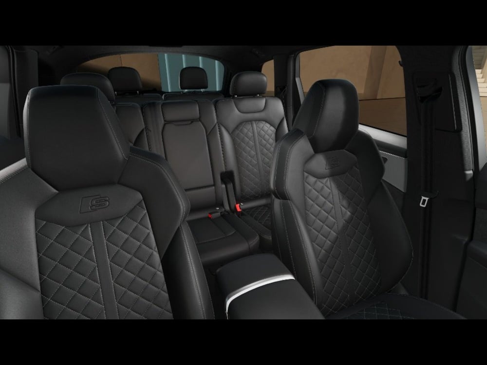 Audi Q7 nuova a Livorno (11)