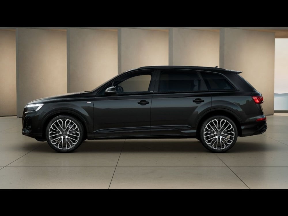 Audi Q7 nuova a Livorno (2)