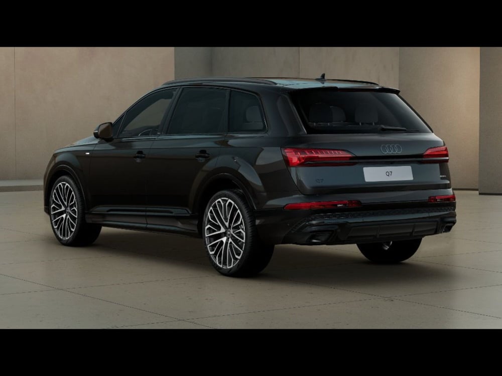 Audi Q7 nuova a Livorno (3)