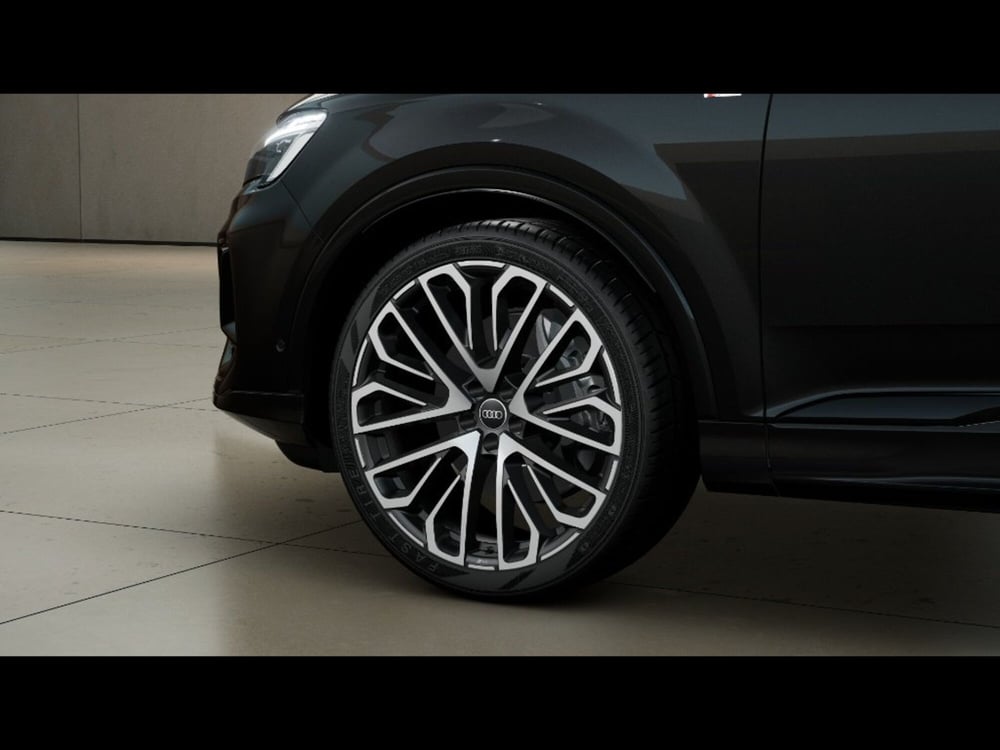 Audi Q7 nuova a Livorno (6)