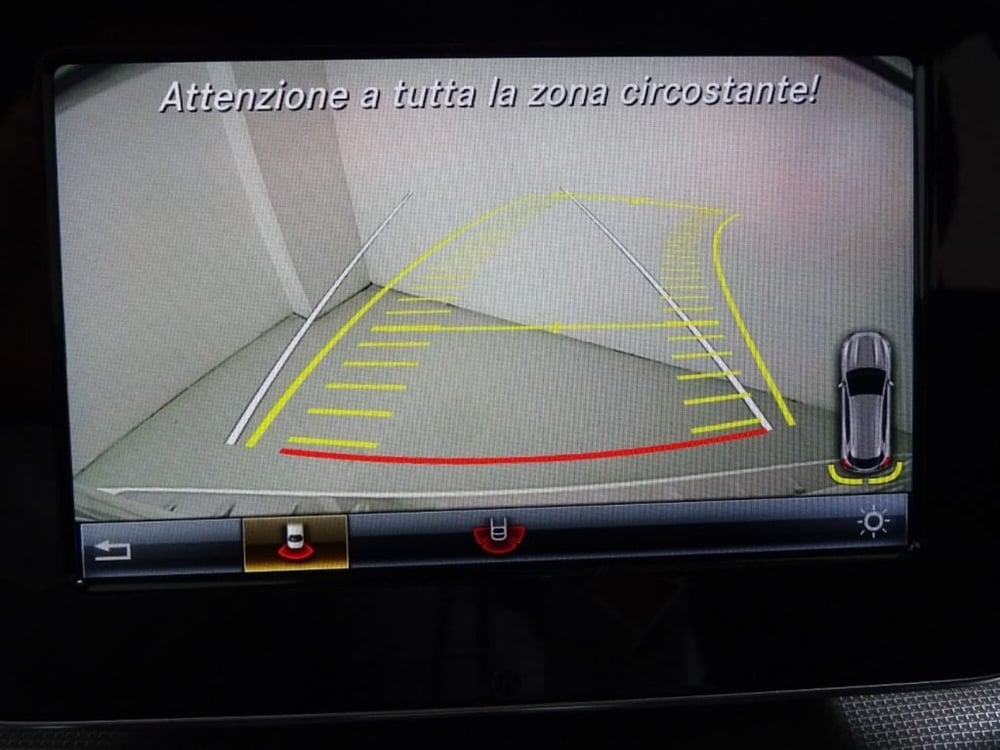 Mercedes-Benz GLA SUV usata a Como (11)