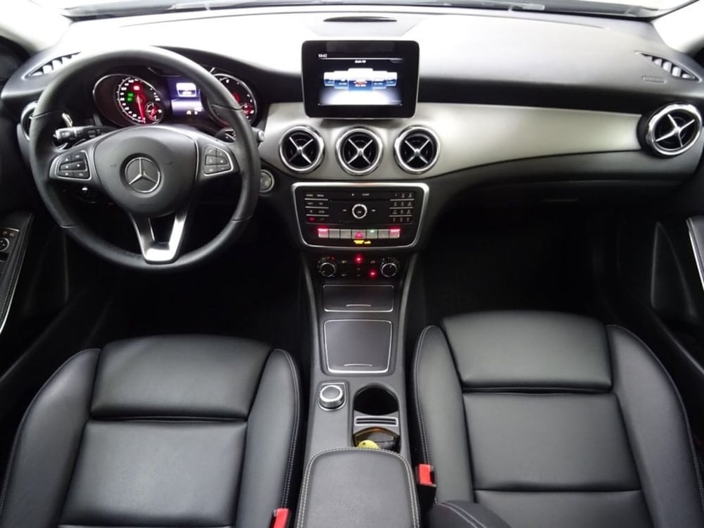 Mercedes-Benz GLA SUV usata a Como (4)