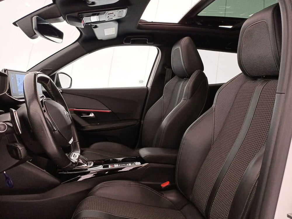 Peugeot 2008 usata a Bari (6)