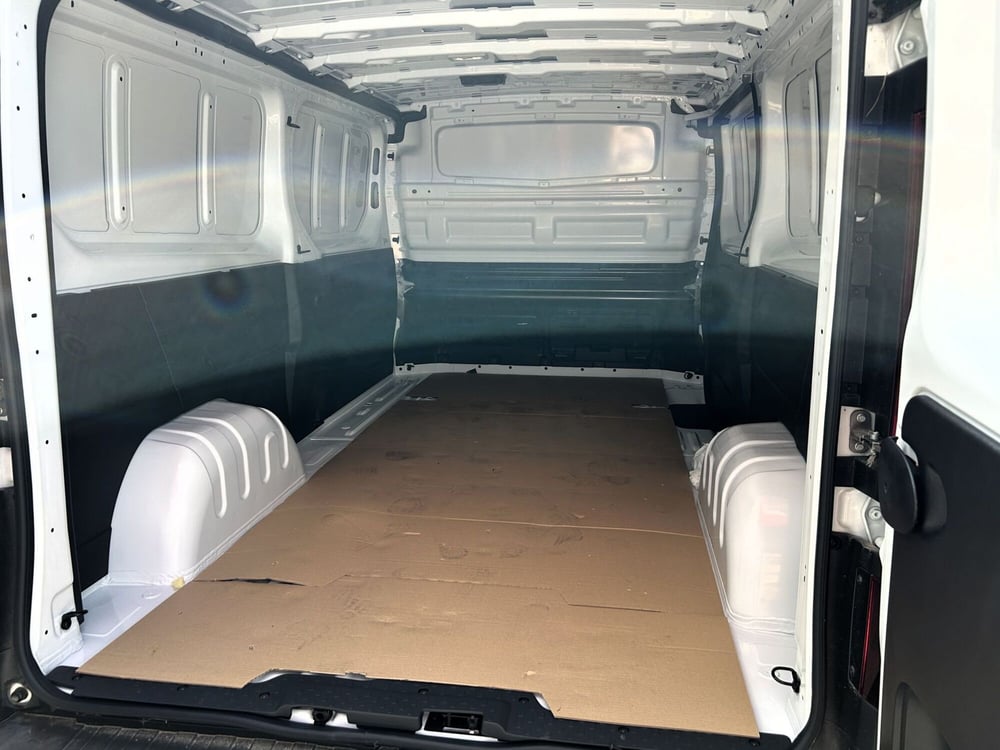Nissan Primastar Furgone nuova a Ferrara (13)