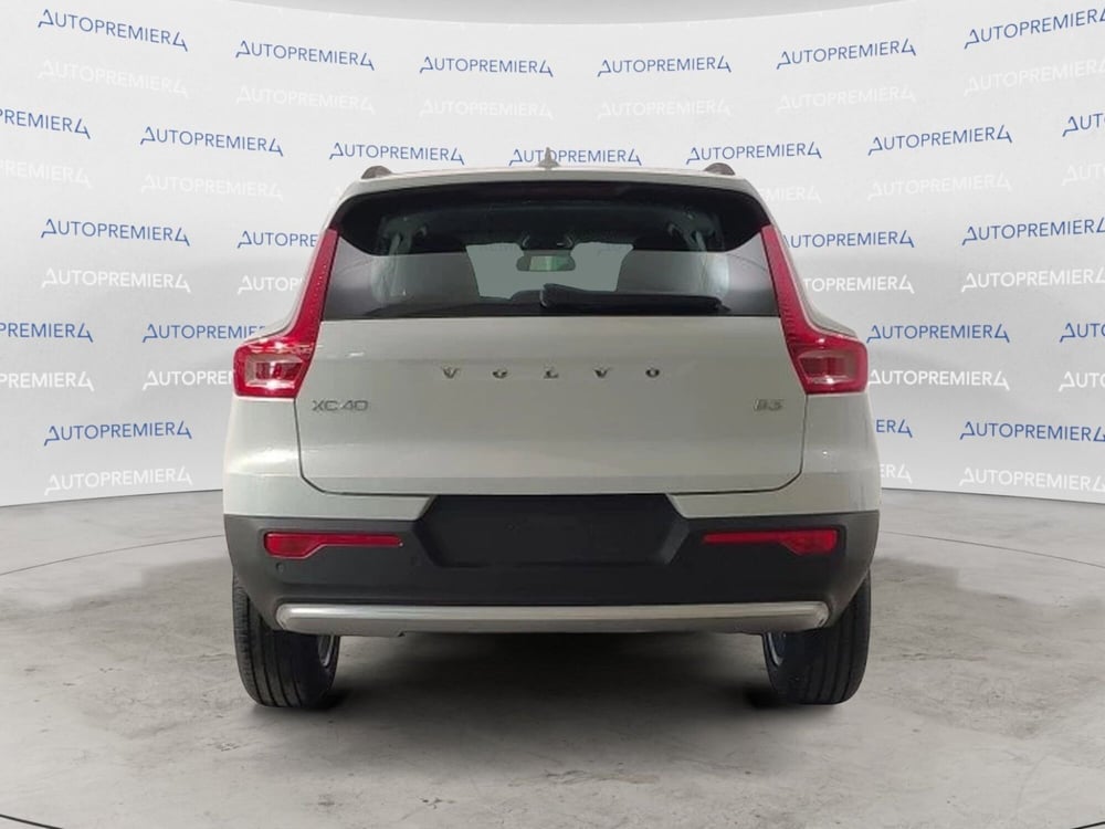 Volvo XC40 nuova a Como (4)