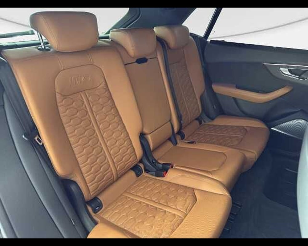 Audi RS Q8 usata a Roma (9)