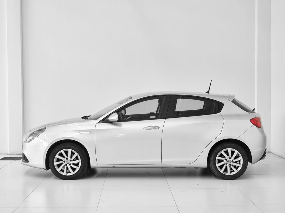 Alfa Romeo Giulietta usata a Prato (3)