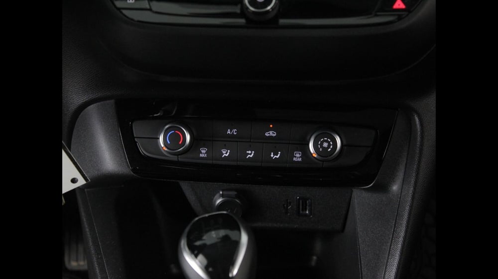 Opel Corsa usata a Palermo (18)