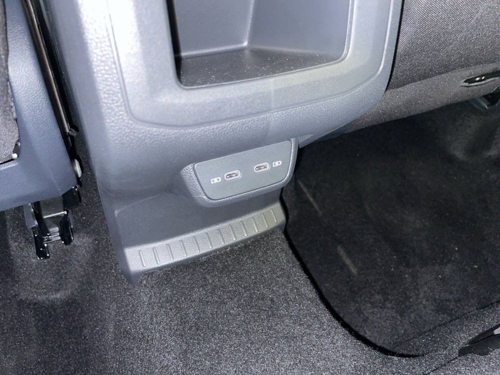 Volkswagen T-Cross nuova a Varese (15)