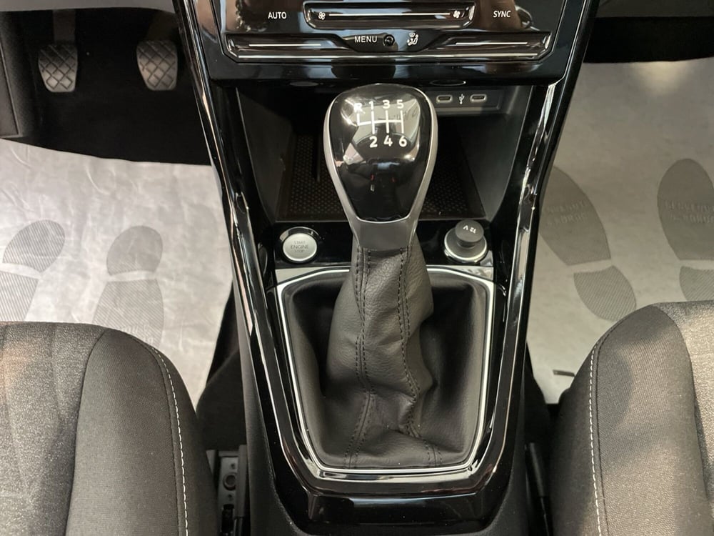 Volkswagen T-Cross nuova a Varese (16)