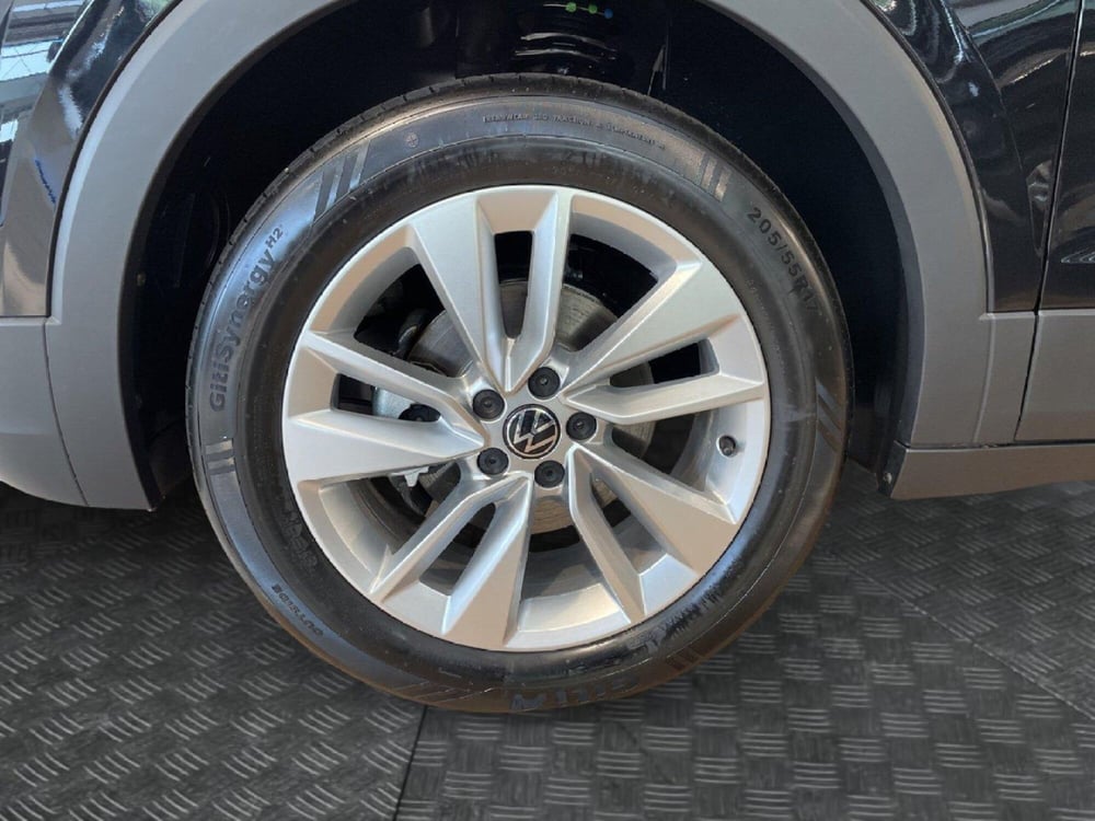 Volkswagen T-Cross nuova a Varese (7)