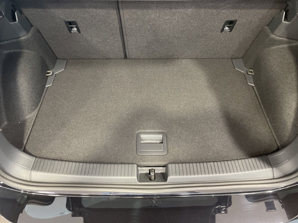 Volkswagen T-Cross nuova a Varese (8)