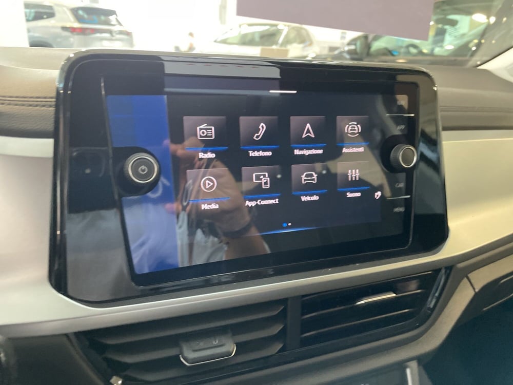 Volkswagen T-Roc nuova a Varese (13)