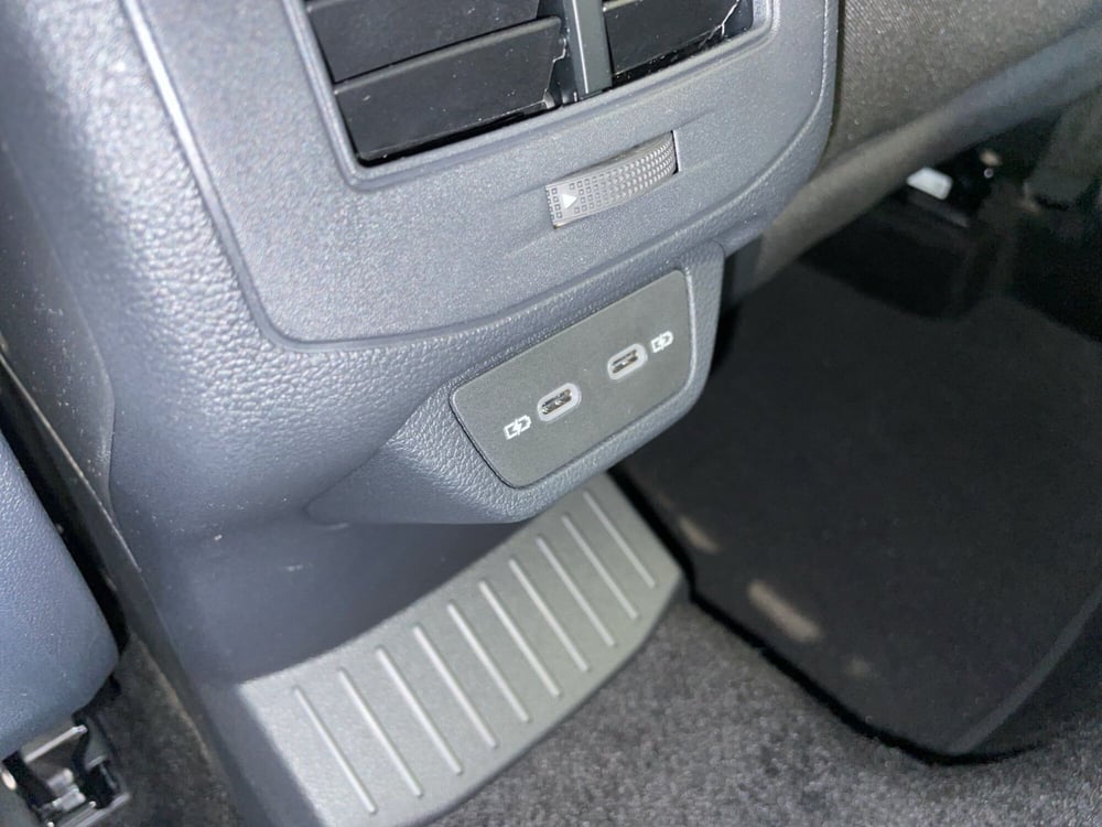 Volkswagen T-Roc nuova a Varese (17)