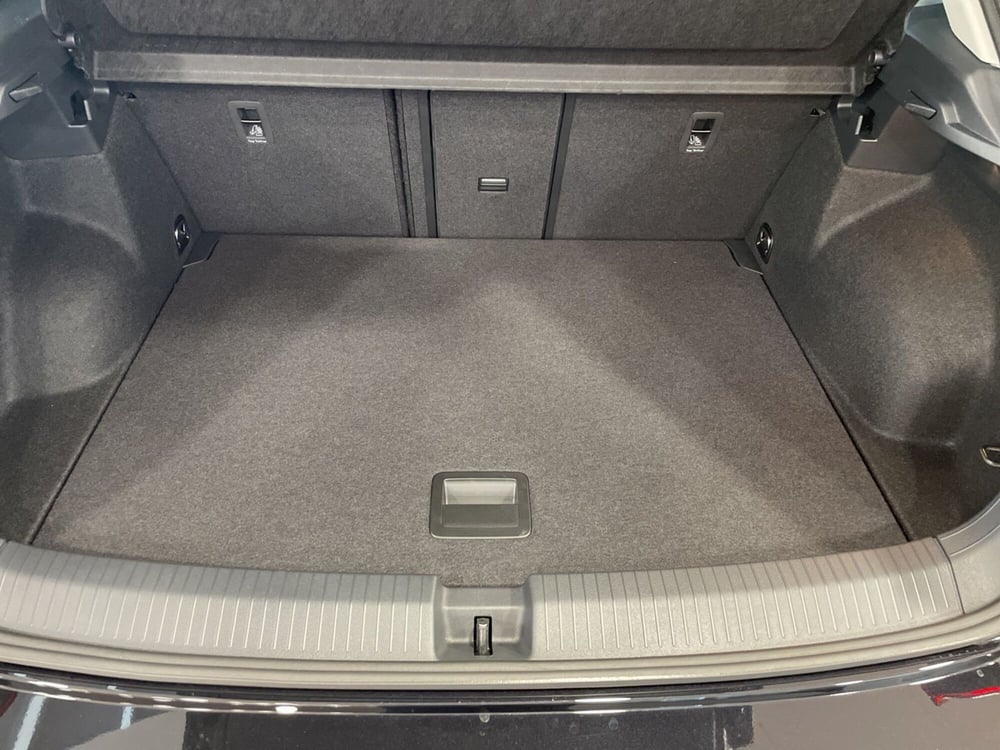 Volkswagen T-Roc nuova a Varese (8)