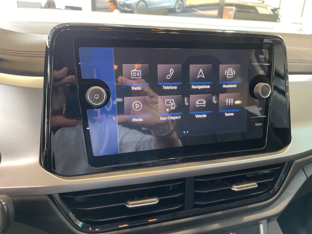 Volkswagen T-Roc nuova a Varese (13)