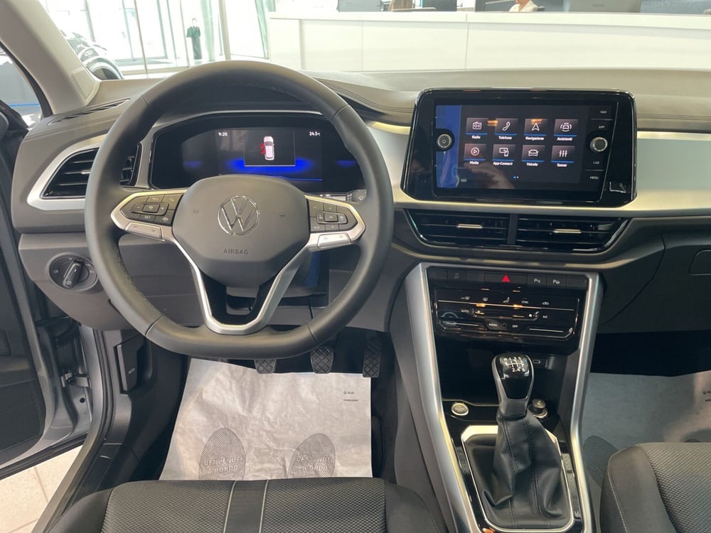 Volkswagen T-Roc nuova a Varese (14)