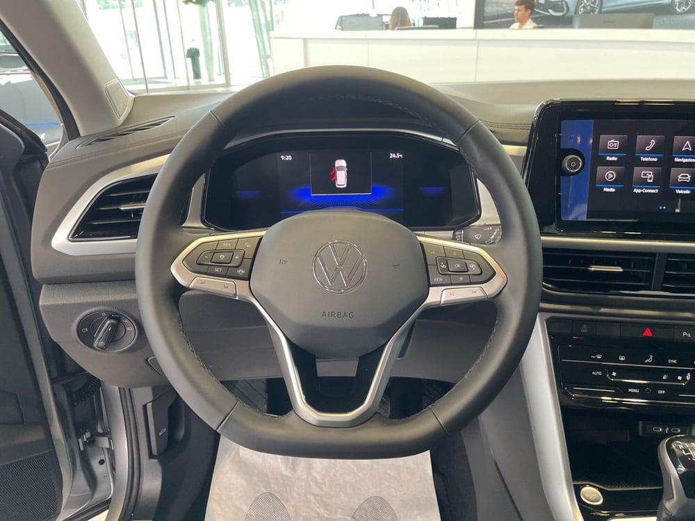 Volkswagen T-Roc nuova a Varese (15)
