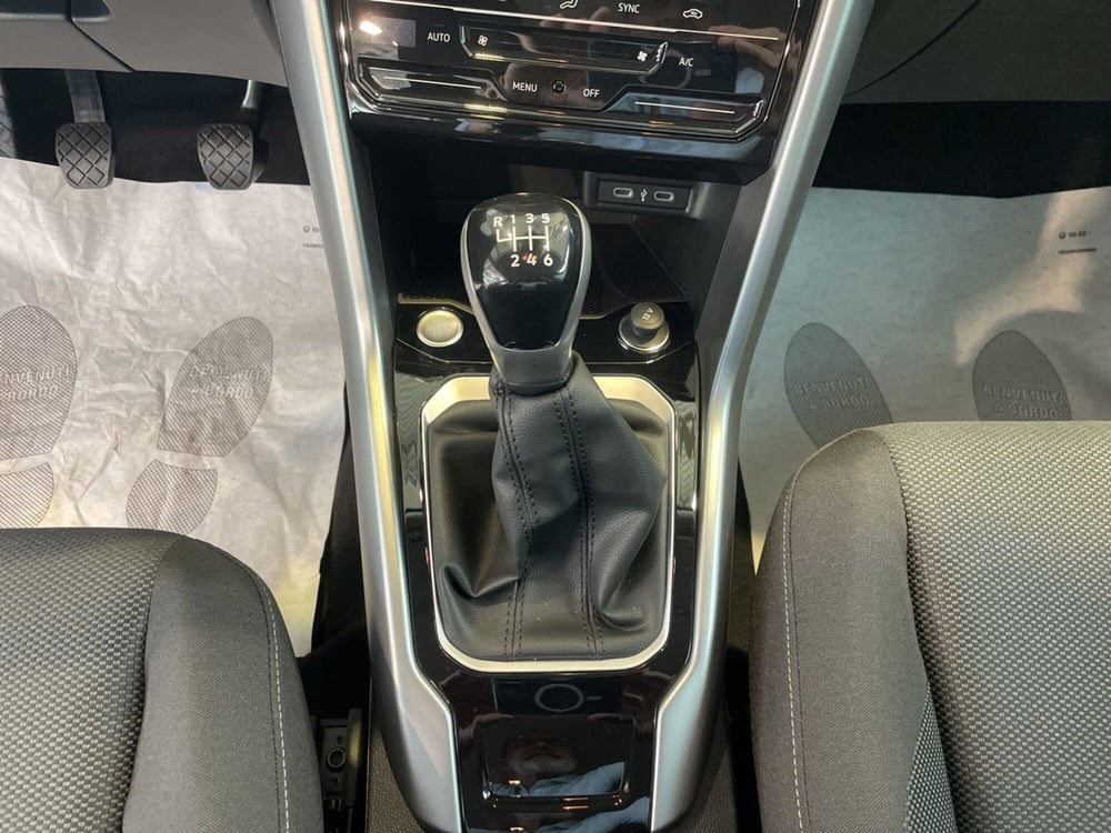 Volkswagen T-Roc nuova a Varese (16)