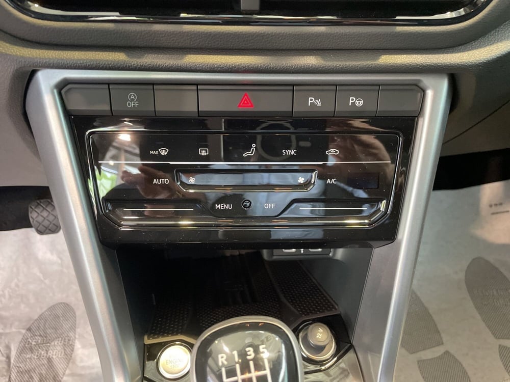 Volkswagen T-Roc nuova a Varese (17)