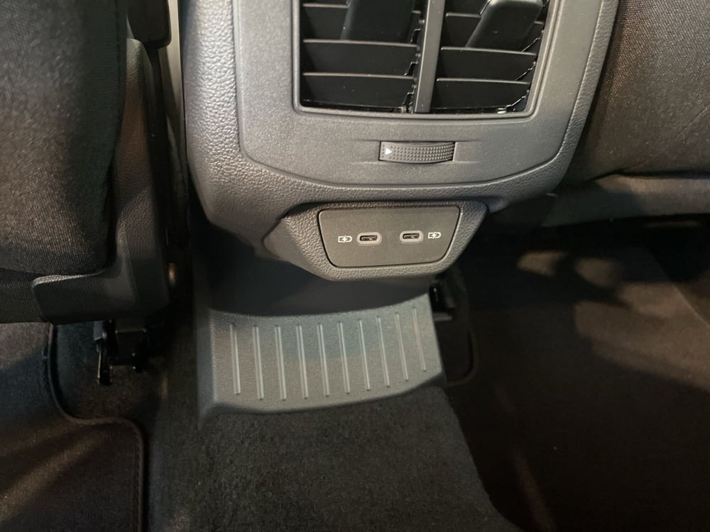 Volkswagen T-Roc nuova a Varese (18)
