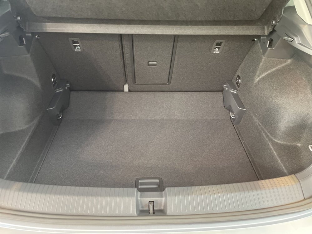 Volkswagen T-Roc nuova a Varese (8)