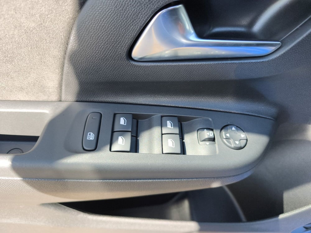 Opel Corsa nuova a Frosinone (10)