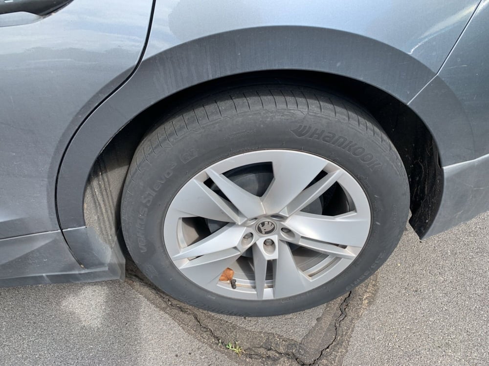 Skoda Enyaq usata a Catania (10)