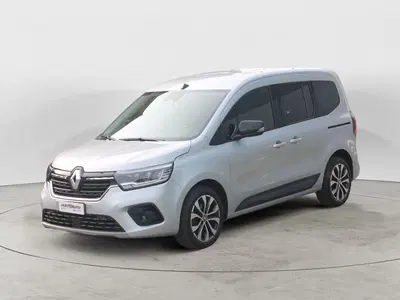 Renault Kangoo 1.5 blue dci Equilibre 115cv edc del 2023 usata a Cuneo