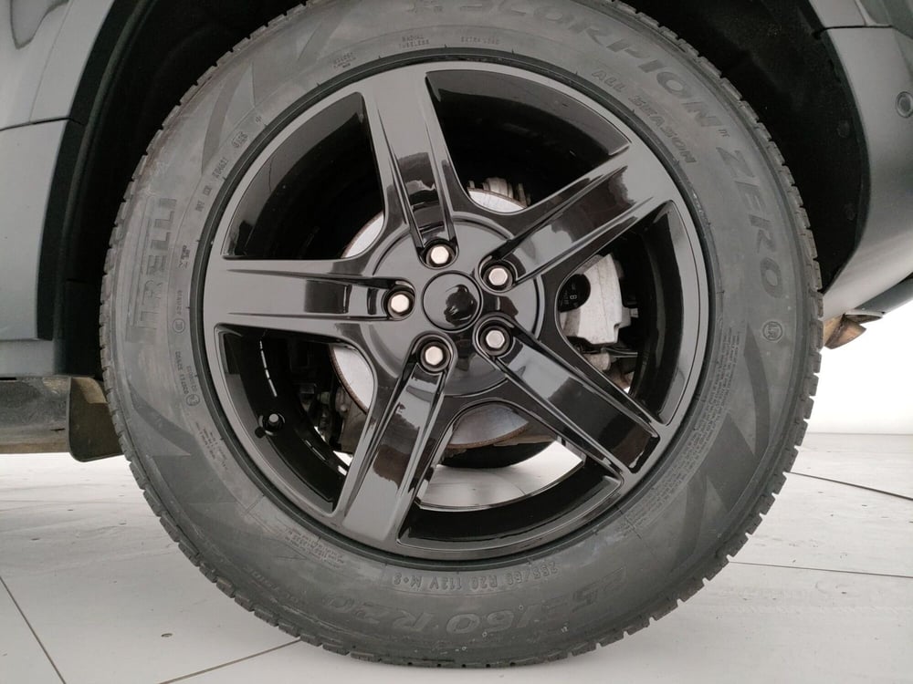 Land Rover Defender usata a Milano (9)