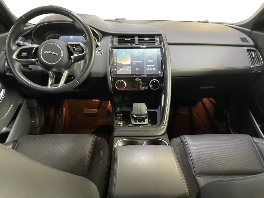 Jaguar E-Pace usata a Livorno (4)